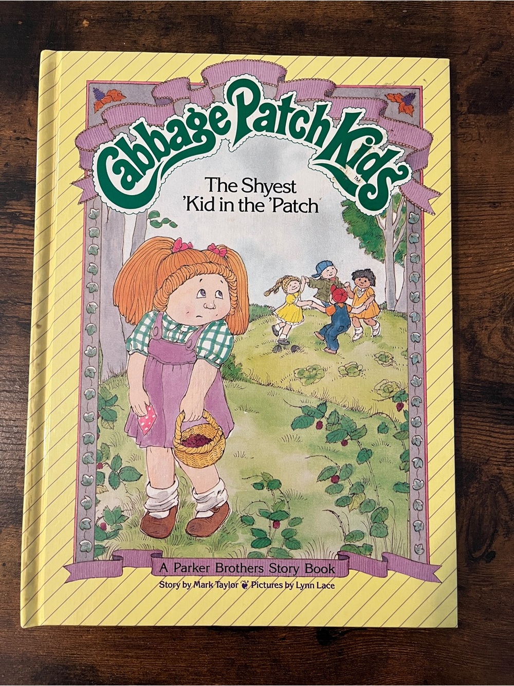 "The Shyest 'Kid in the 'Patch" Story Book - Yellow & Purple cabbage patch kids